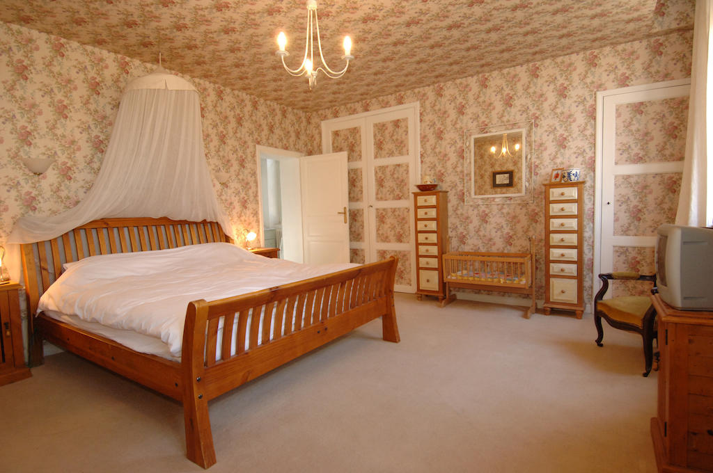 Chateau Du Puits Es Pratx Ginestas Room photo