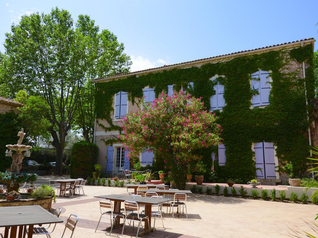 Chateau Du Puits Es Pratx Ginestas Exterior photo